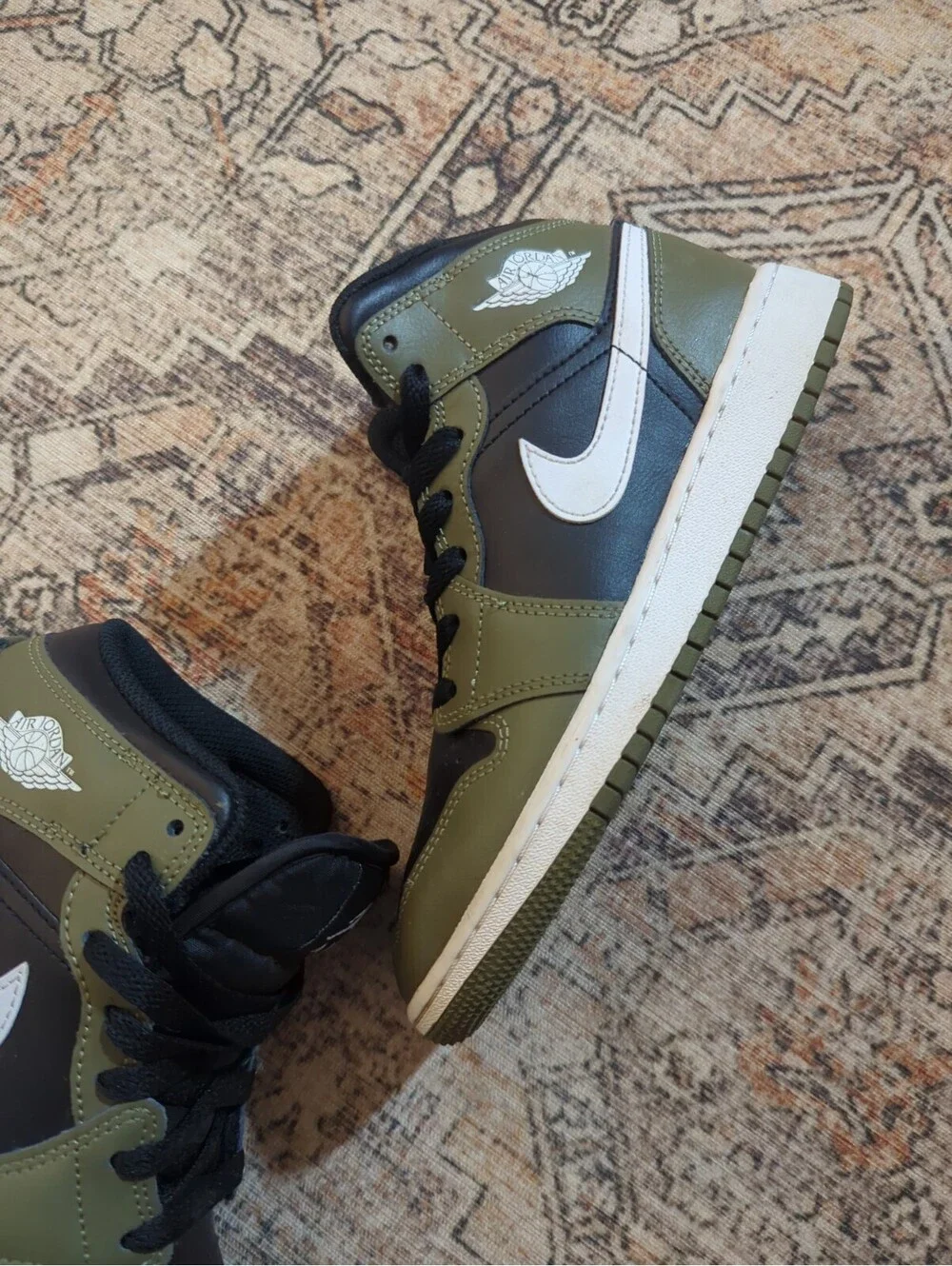 Nike Air Jordan 1 Mid Medium Olive Black- White #DQ8423- 092 4Y Kids